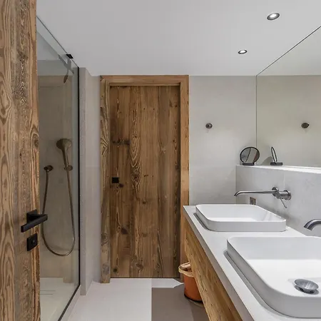 Chalet 5⭐ A Meribel Avec Spa, Salle De Sport, Proche Des Pistes Et Commerces - Fr-1-566-62 Les Allues